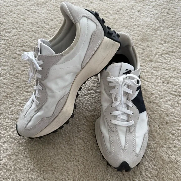 New Balance 327 Sneaker - Picture 2 of 4